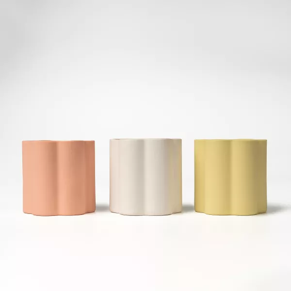 Bədii çiçəkli Keramika şamı sahibi Bədii çiçəkli Keramika şamı sahibi